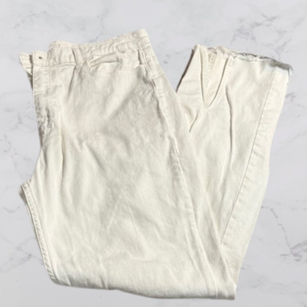 GB Junior's Size 17 Straight Leg White Jeans